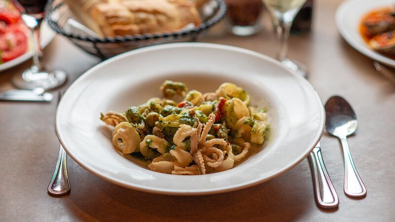 Pasta and seafood dinner entree